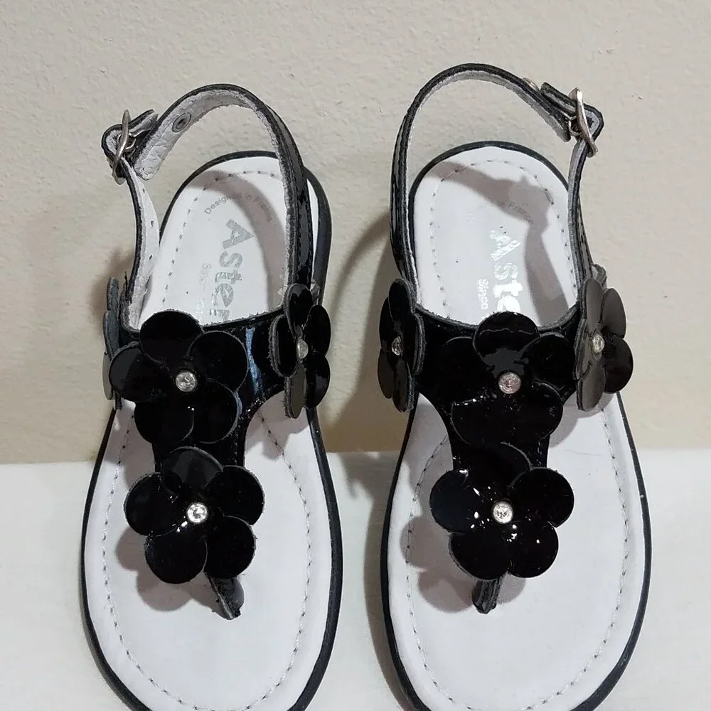 Aster France lk Livie & Luca Black Girls Sandals w/3-D‎ Flowers 24/7 25/8 29/11